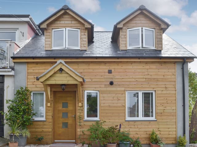 Cirl Cottage Ref Ukc3467 In Galmpton Near Paignton Devon