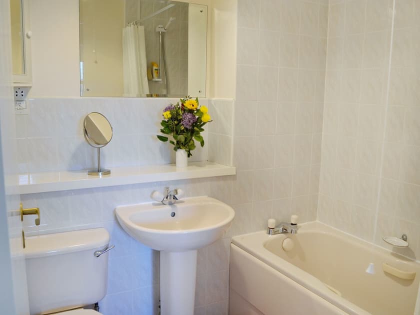 Bathroom with shower over bath | Hindscarth, Keswick