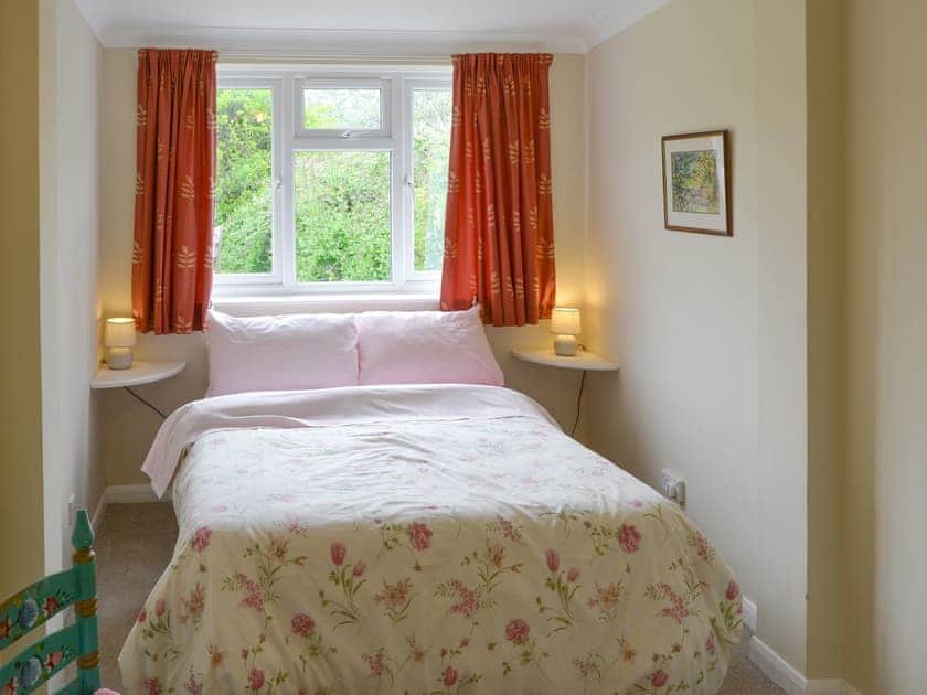 Comfortable double bedroom | Silverdale, Bacton, near Happisburgh