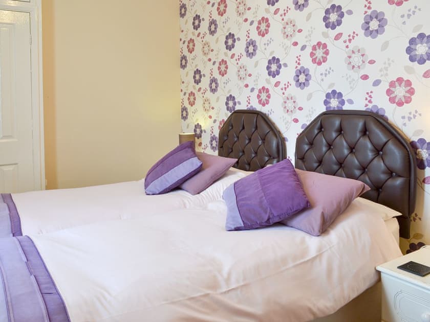 Comfortable twin bedroom | The Gatehouse - Eldin Hall Cottages, Scarborough
