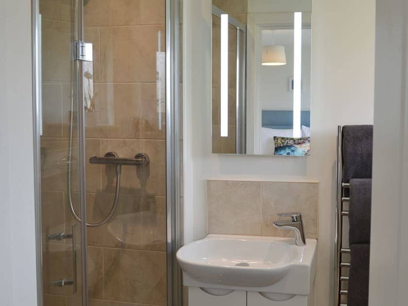 Ensuite | Moonraker, Port Isaac, near Wadebridge