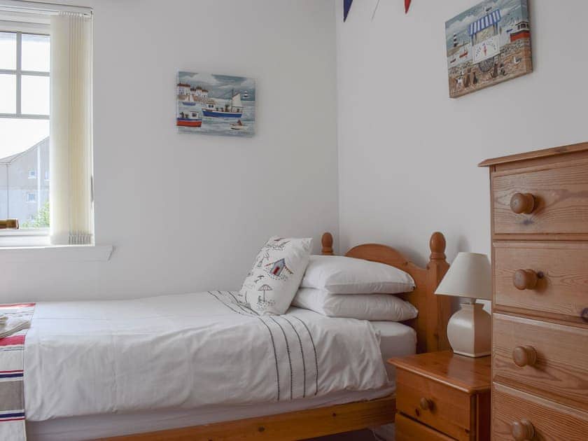 Comfy single bedroom | The Marches, Anstruther