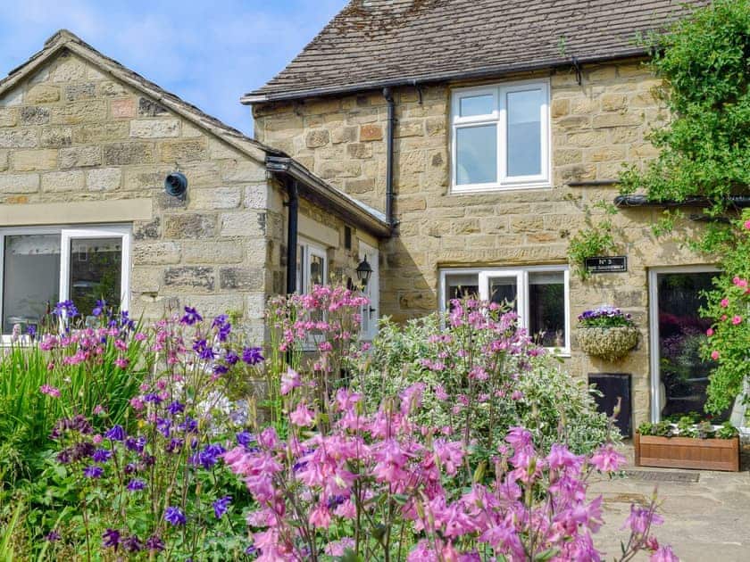 Delightful holiday property | The Causeway, Eyam, near Bakewell