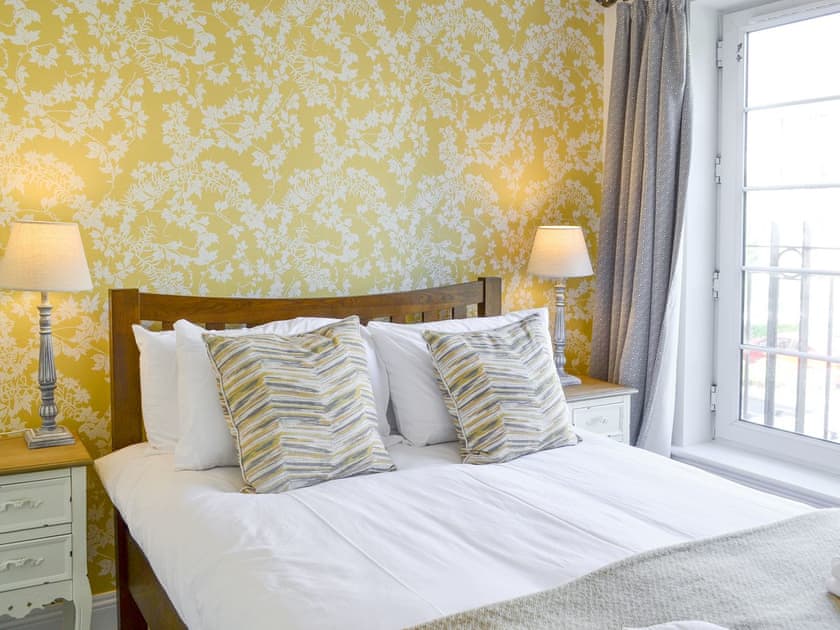 Peaceful second double bedroom | Powderhall Brae, Edinburgh