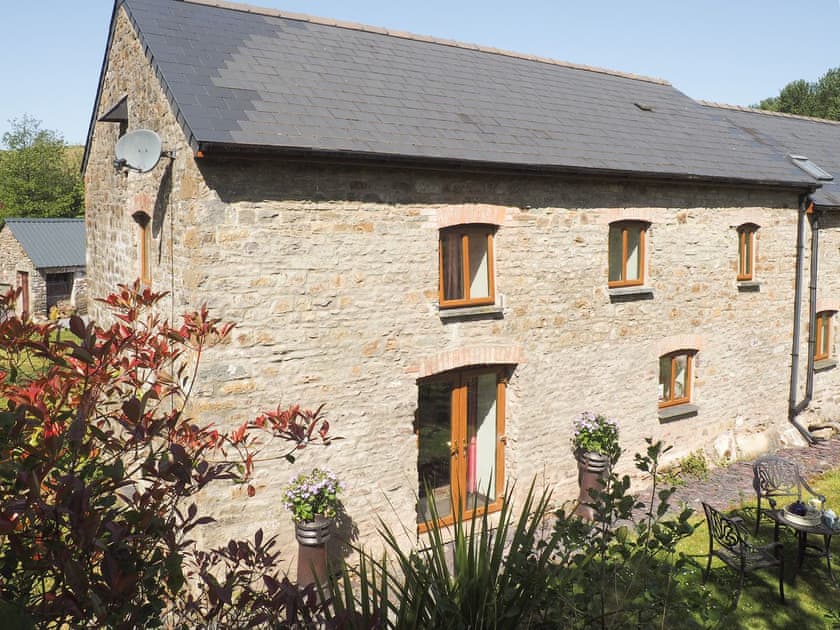Outstanding holiday home | Mill Cottage - Pendegy Mill, Llanybri, near Carmarthen