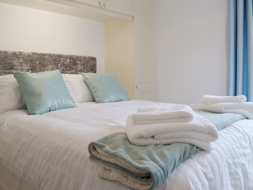 Comfortable double bedroom | Awelfryn, Llandybie, near Llandeilo