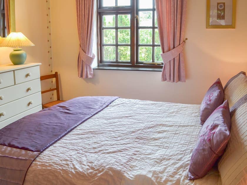 Comfortable double bedroom | The Berry - Cobblestones, Marldon, near Paignton