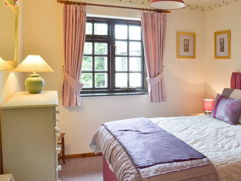 Inviting double bedroom | The Berry - Cobblestones, Marldon, near Paignton