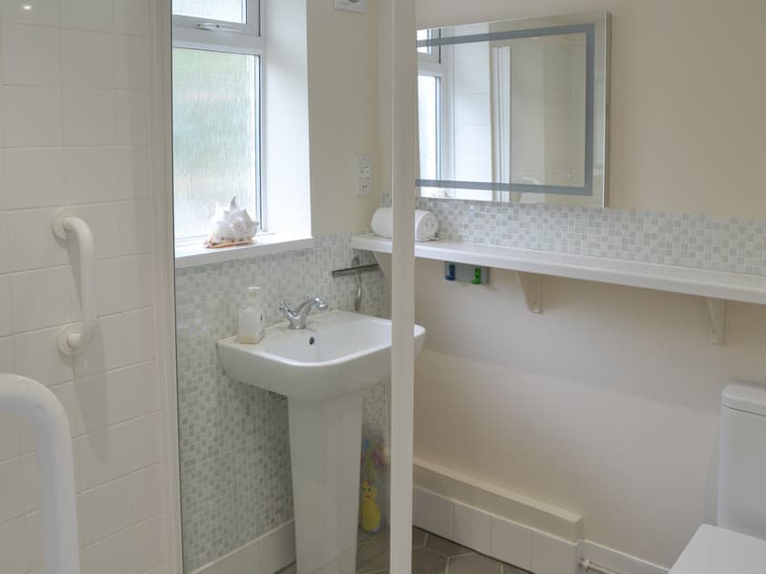 shower room | The Brambles, Horning, near Norwich 