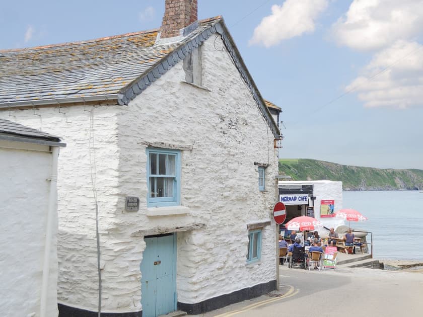 Quaint town centre holiday property | Beach Corner Cottage, Gorran Haven, near St Austell