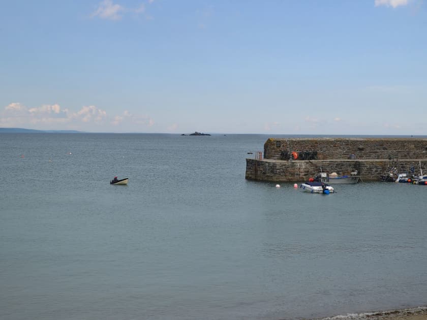 Gorran Haven harbour right on your doorstep | Beach Corner Cottage, Gorran Haven, near St Austell