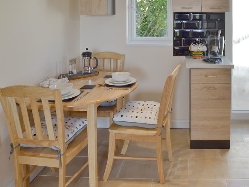 Quaint dining area | Tonto’s View, Sorley Green Cross, near Kingsbridge