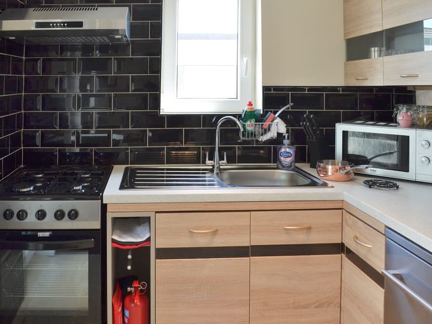 Compact, yet well equipped kitchen area | Tonto’s View, Sorley Green Cross, near Kingsbridge