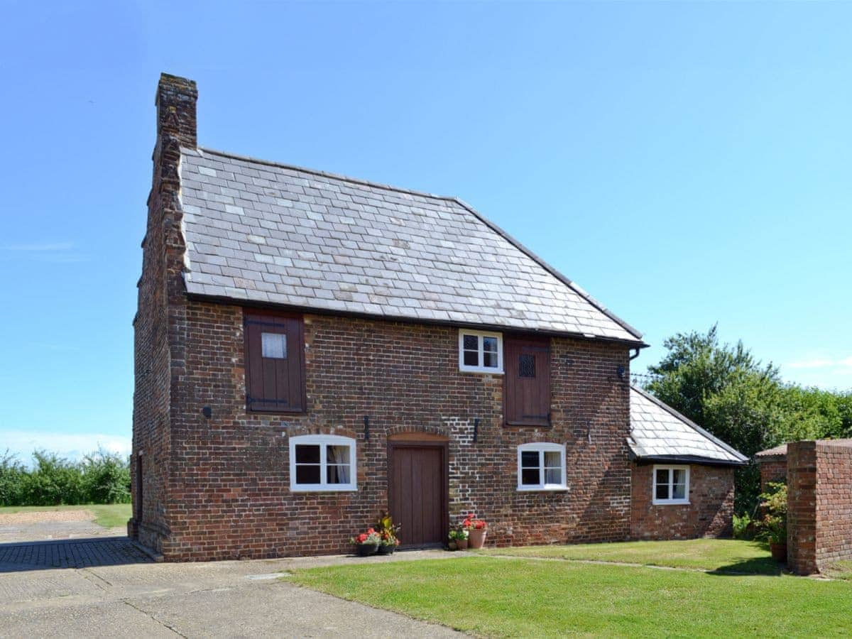 Hawthorne Cottage Ref Py8 In Preston Canterbury Kent English