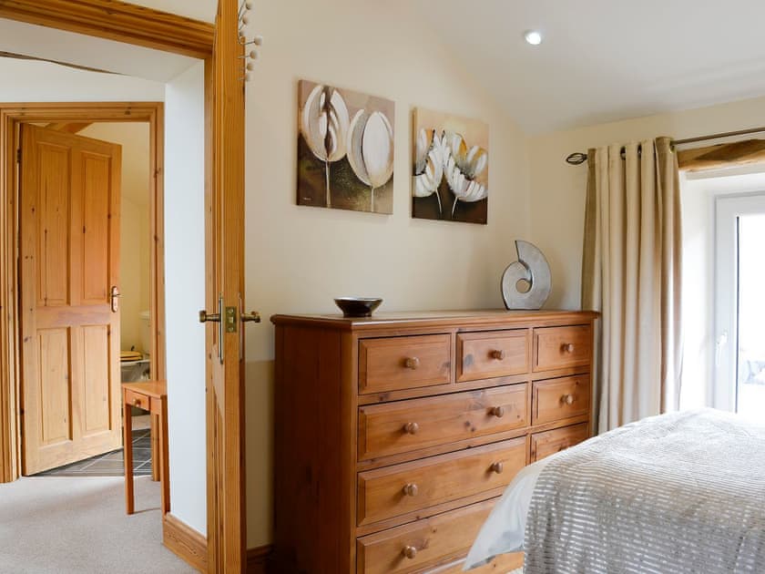 Lovely twin bedded room | Farm Cottage - Springfield Farm Cottages, Bigrigg, near Egremont