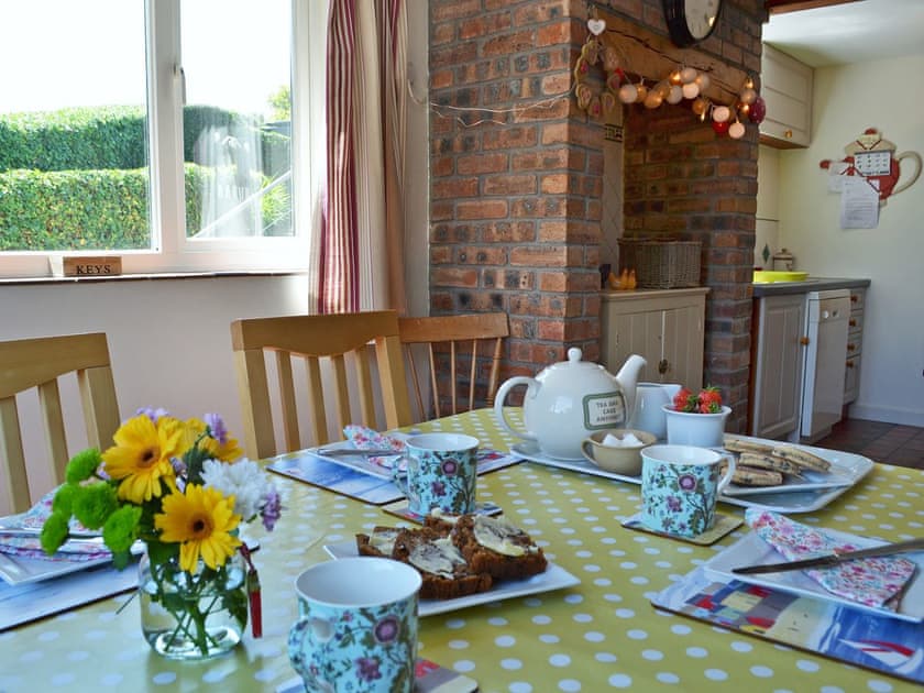 Inviting breakfast area | Didfa, Llangoed, near Beaumaris