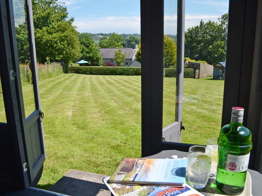 Impressive summerhouse in garden | Didfa, Llangoed, near Beaumaris