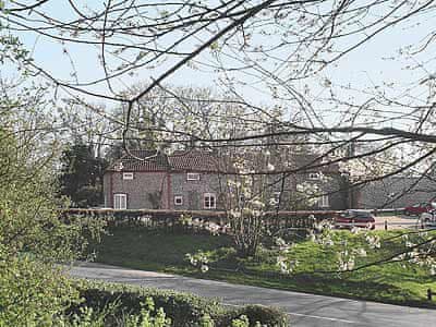 Exterior | Cobble Stones, Holt