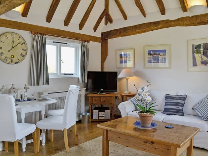 Open plan living/dining room/kitchen | Stable Cottage, Peasmarsh, Rye