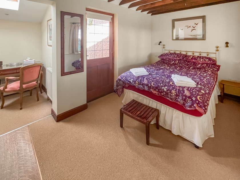 Cosy double bedroom | Pippins, Great Hautbois, near Coltishall