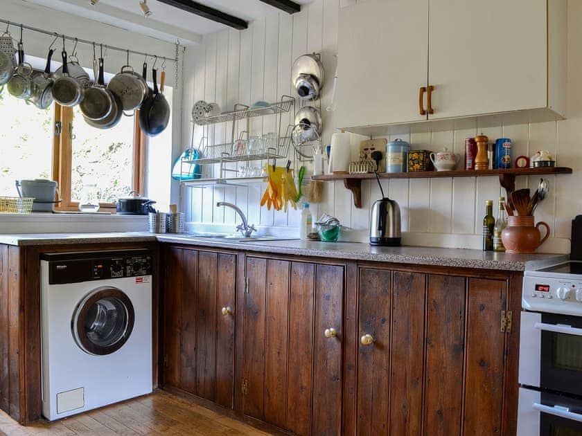 Kitchen | Driftcombe Farmhouse, Bisley