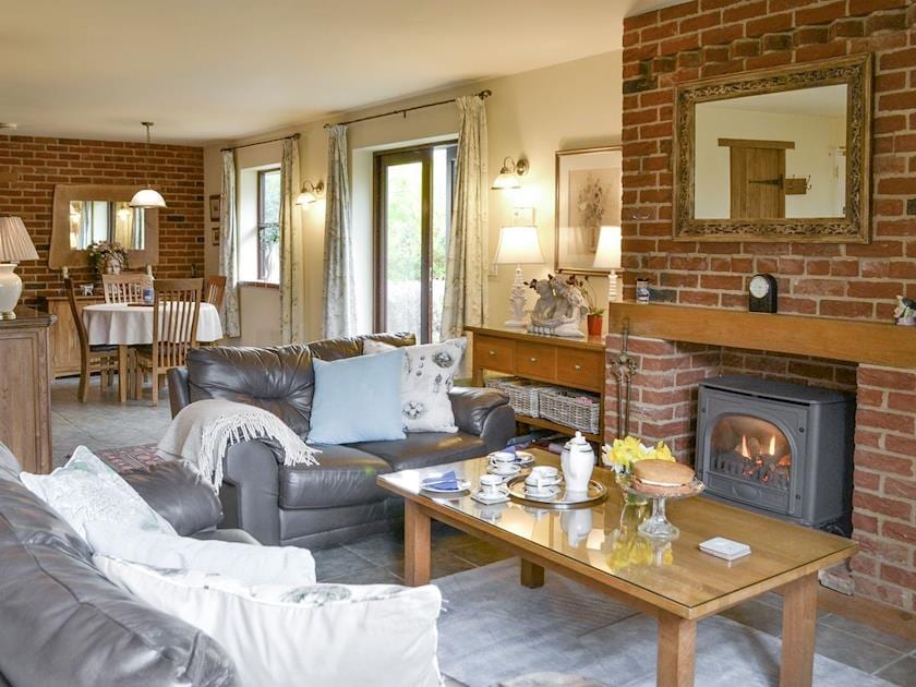 Riverside Cottage in Old Costessey, Norfolk - Book Online - Hoseasons