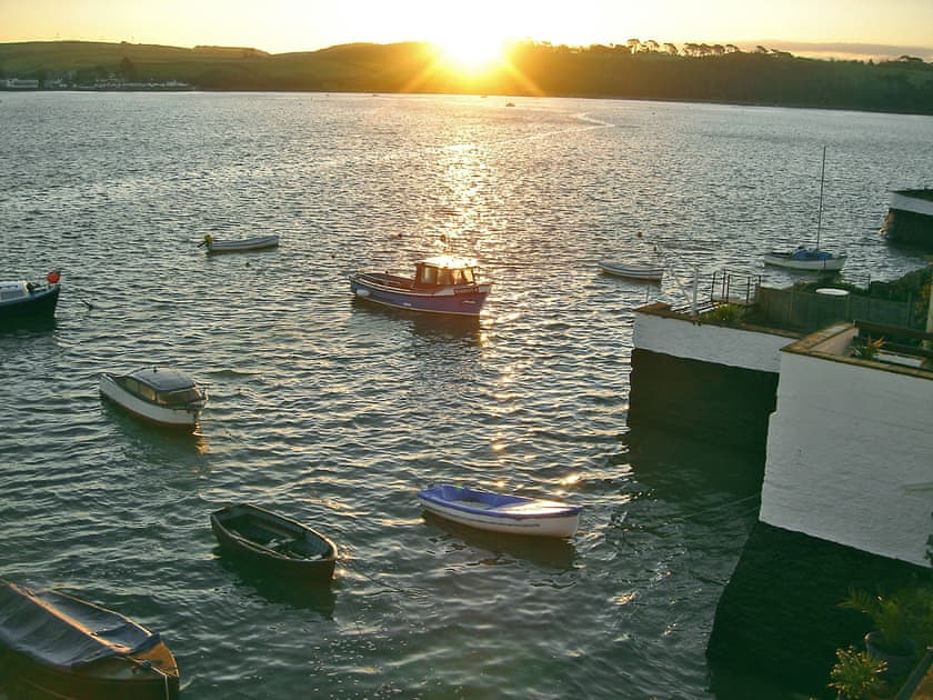 Sunset over the Taw and Torridge esturaries | Shorewaters, The Waterside, Appledore, near Bideford