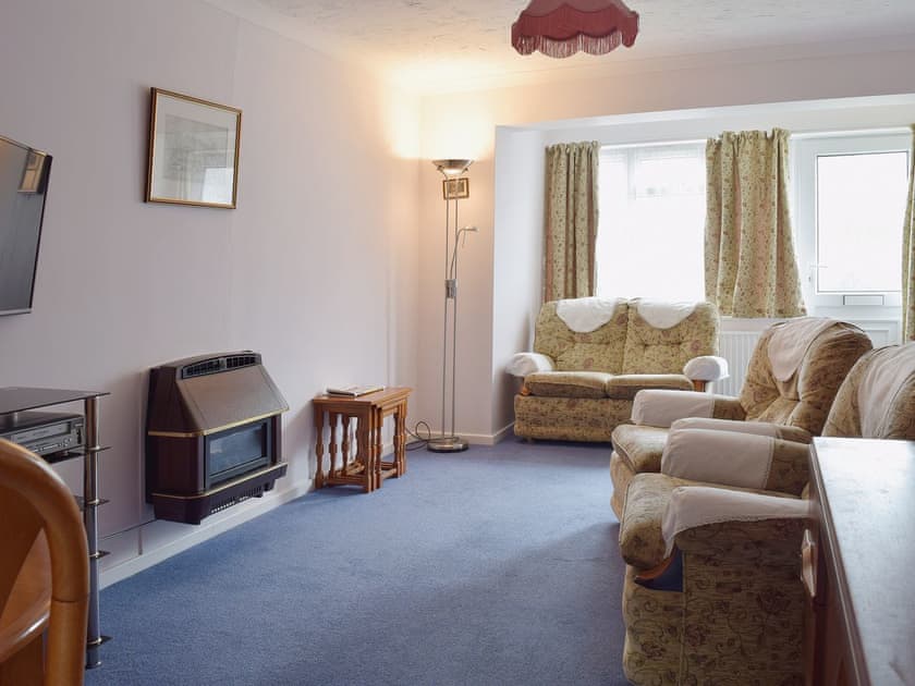 Living room/dining room | Sea Breeze, Hopton-on-Sea, near Great Yarmouth