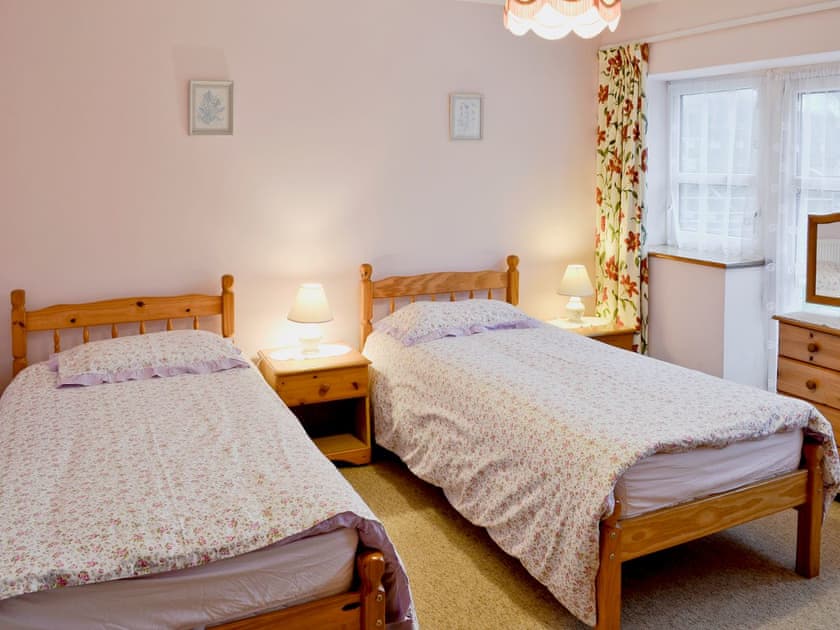 Twin bedroom | The Old Piggeries, Uploders, near Bridport