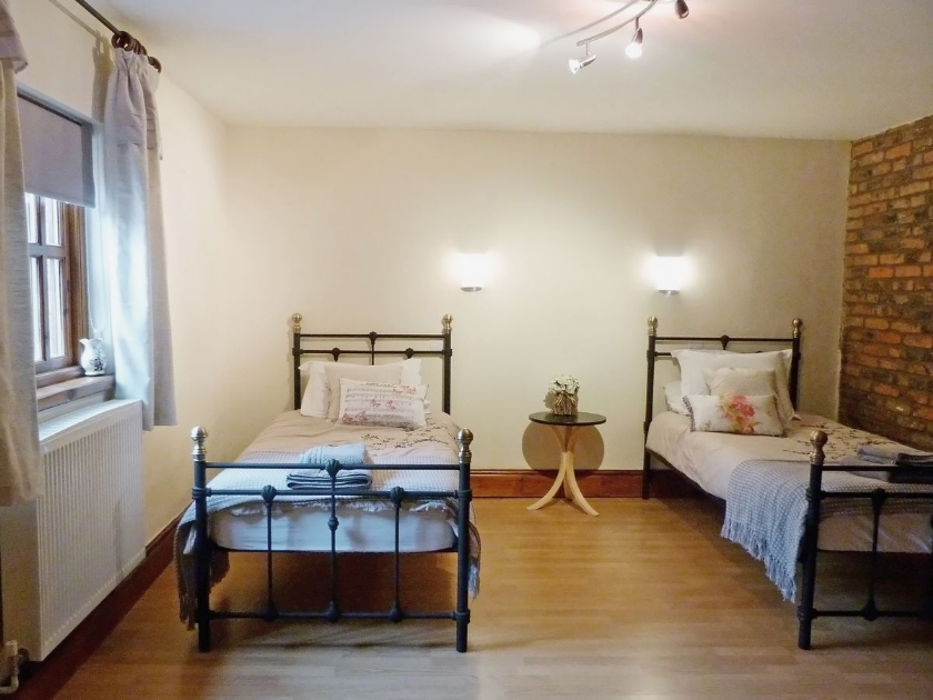 Twin bedroom | The Stables, Hornsea