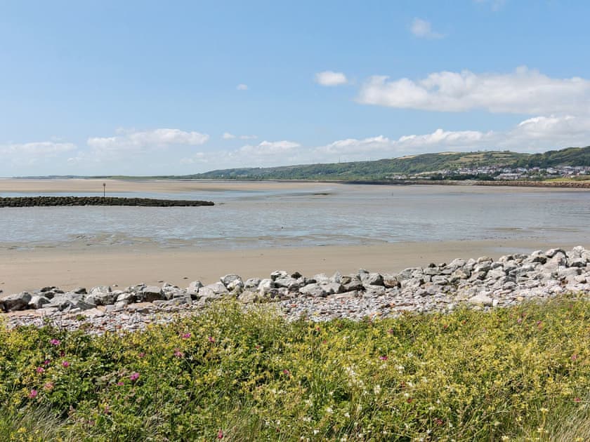 View | Beachlands, Gogledd
