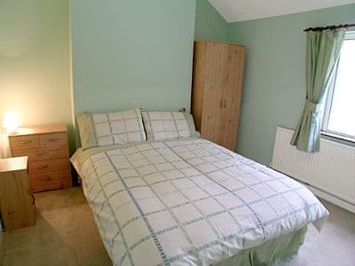 Double bedroom | Tyn-y-Graig Cottage, Crynant nr. Neath