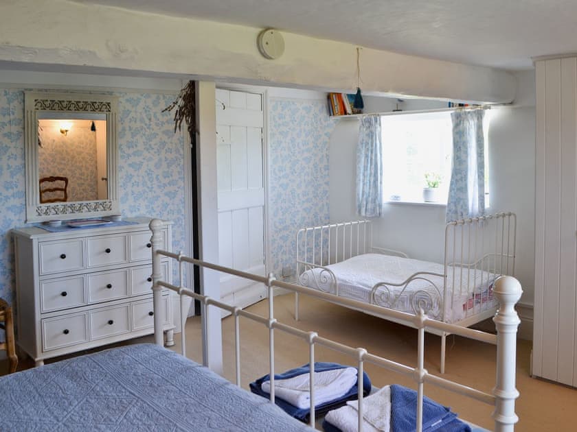 Double bedroom | Southview Cottage, Wellow, nr. Yarmouth