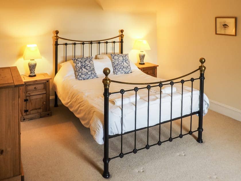Lovely and inviting double bedroom | Einich, Newtonmore, near Aviemore