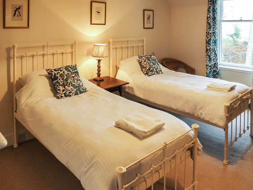 Well-appointed twin bedded room | Einich, Newtonmore, near Aviemore