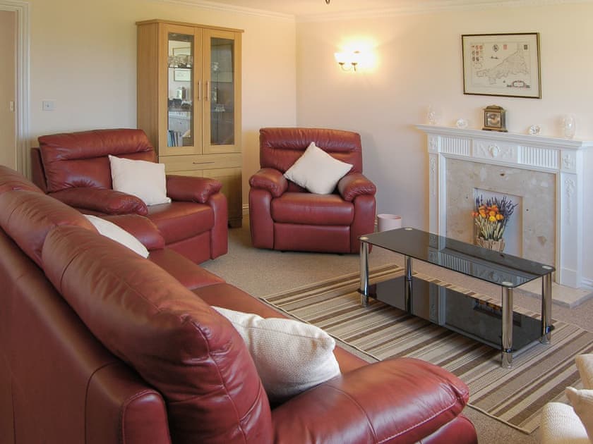 Living room/dining room | Sea Whispers, Padstow