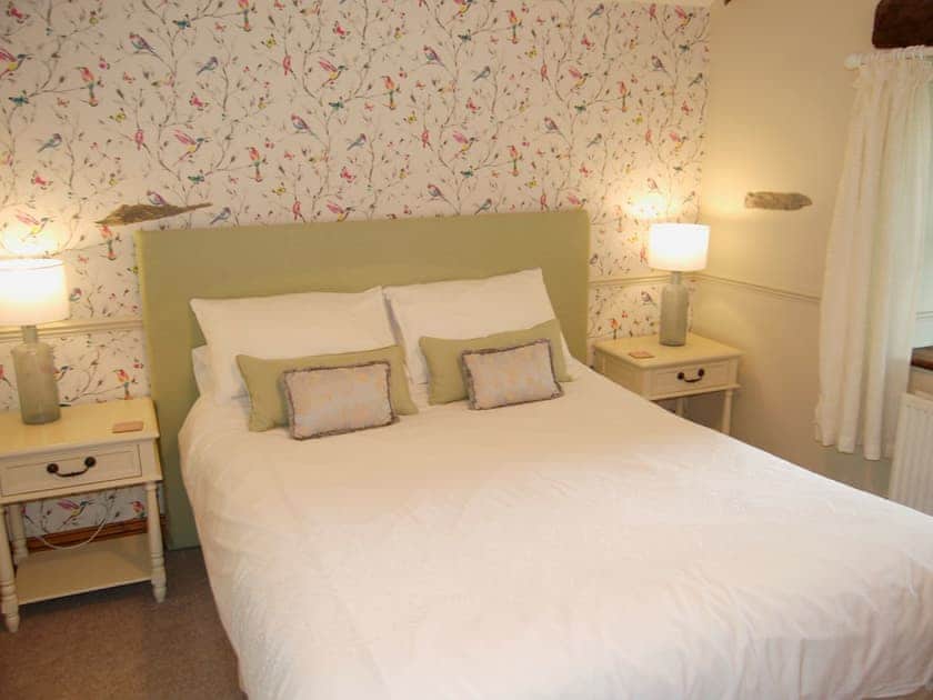 Double bedroom | Hole House Farm Cottages - Garden Cottage, Pooley Bridge, Ullswater