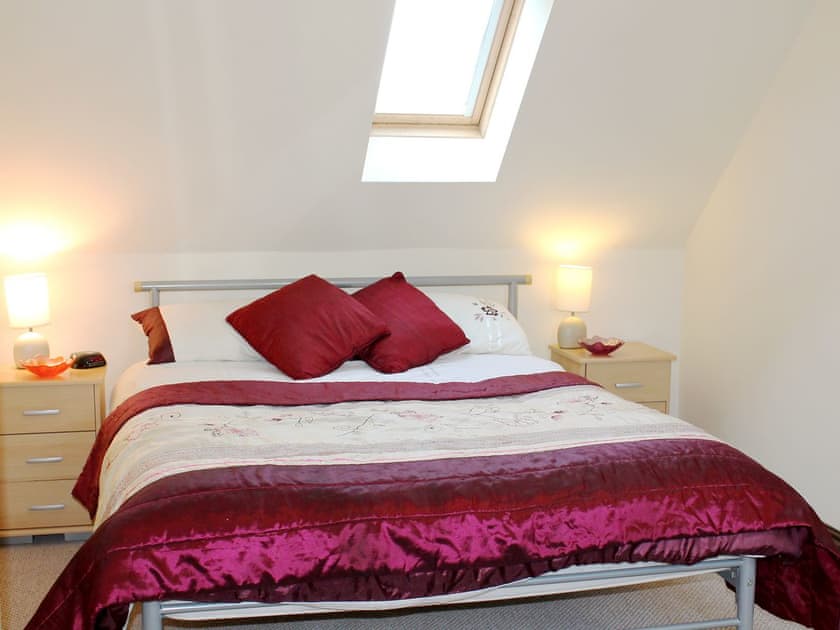 Double bedroom | Swallow Cottage, Apse Wood, nr. Shanklin