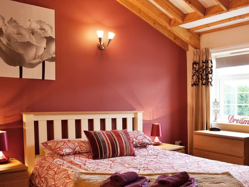 Double bedroom | Newbiggin Gardens - Magpie Cottage, Filey