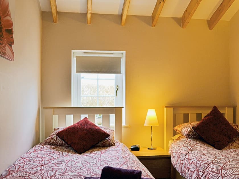 Twin bedroom | Newbiggin Gardens - Magpie Cottage, Filey