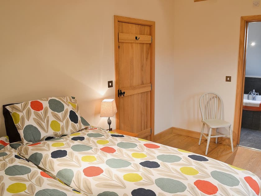 Twin bedroom | The Barn, Monkwood, nr. Alresford
