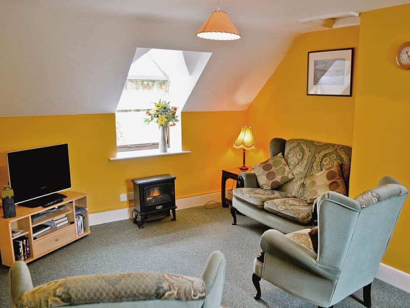 Open plan living/dining room/kitchen | Westonbirt Cottage, Westonbirt, nr. Tetbury