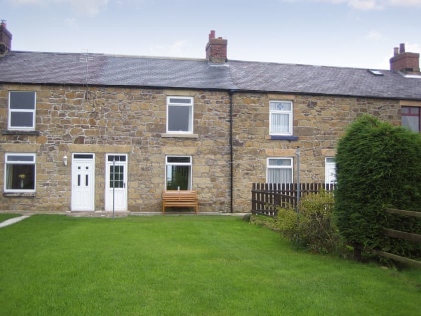 Long Row in Port Mulgrave, near Whitby | Cottages.com