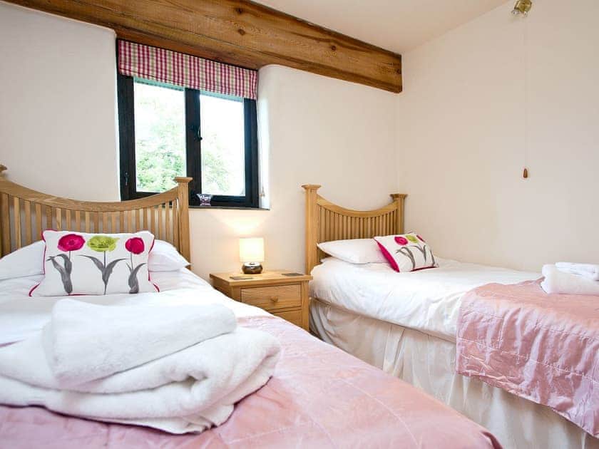 Twin bedroom | The Linhay, St Issey, Wadebridge