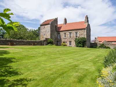 Dunstan Hall Ref Mrd In Craster Northumberland Cottages Com
