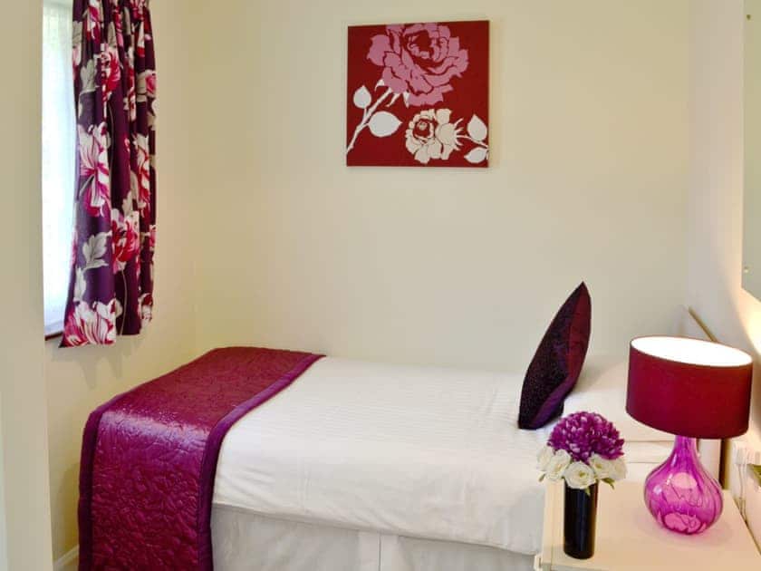 Bedroom | Rosecraddoc Holiday Village - Trevarno, Liskeard