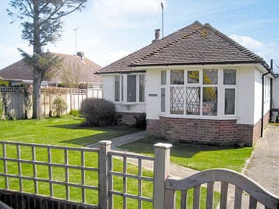 The Glade Ref 19921 In Ferring Worthing Sussex Cottages Com