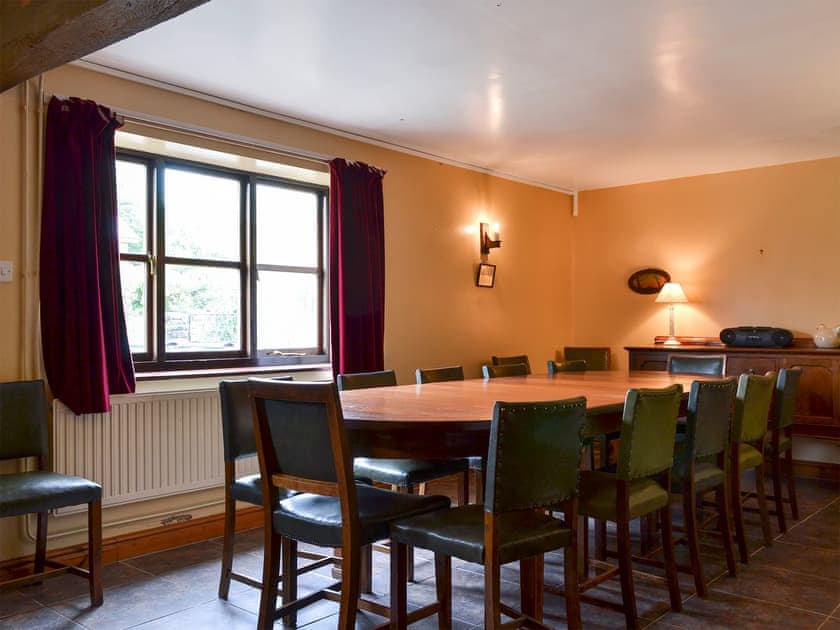 Dining room | Halford Big Barn, Craven Arms