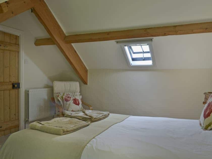Charming double bedroom with beams | Loadpot, Ullswater
