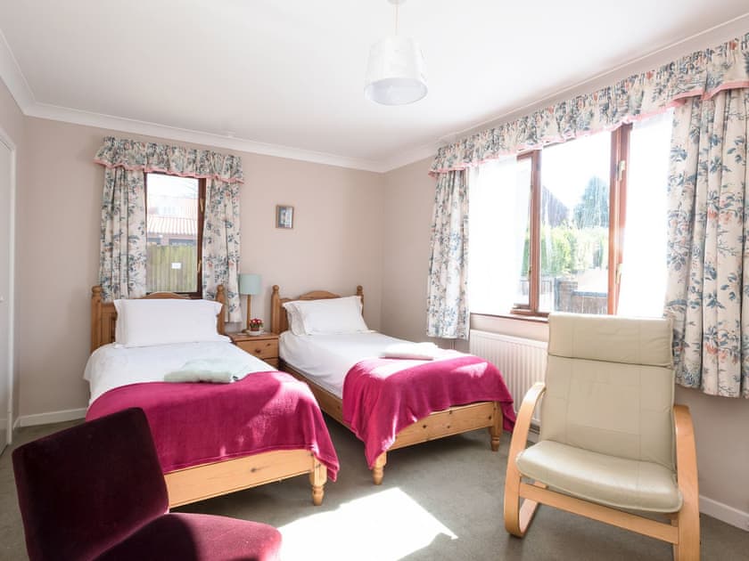 Large and roomy twin bedroom | Seagulls, Blakeney